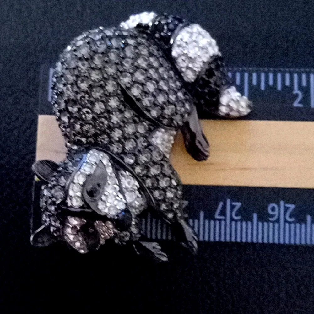 VINTAGE SWAROVSKI RACCOON BROOCH 🦝 - Picture 6 of 6